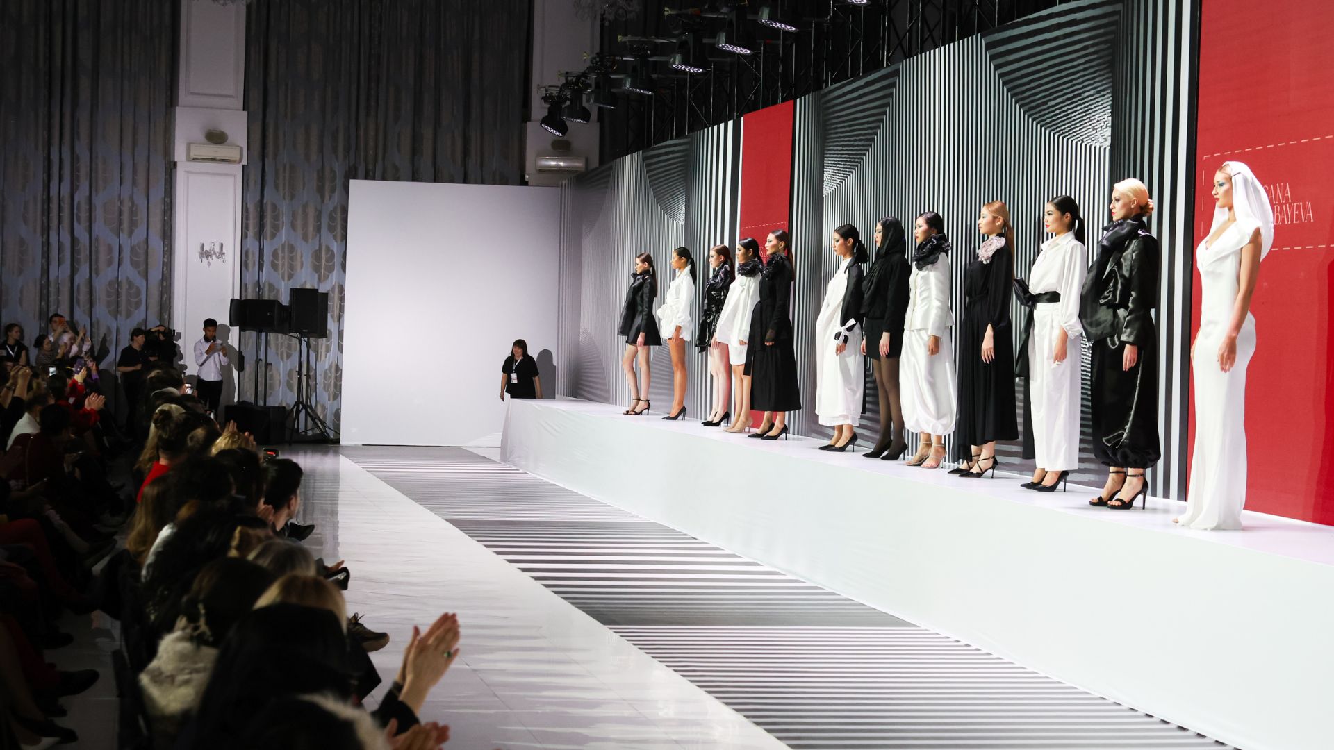 a1a29bff-018f-410c-a092-caa848b2dd59